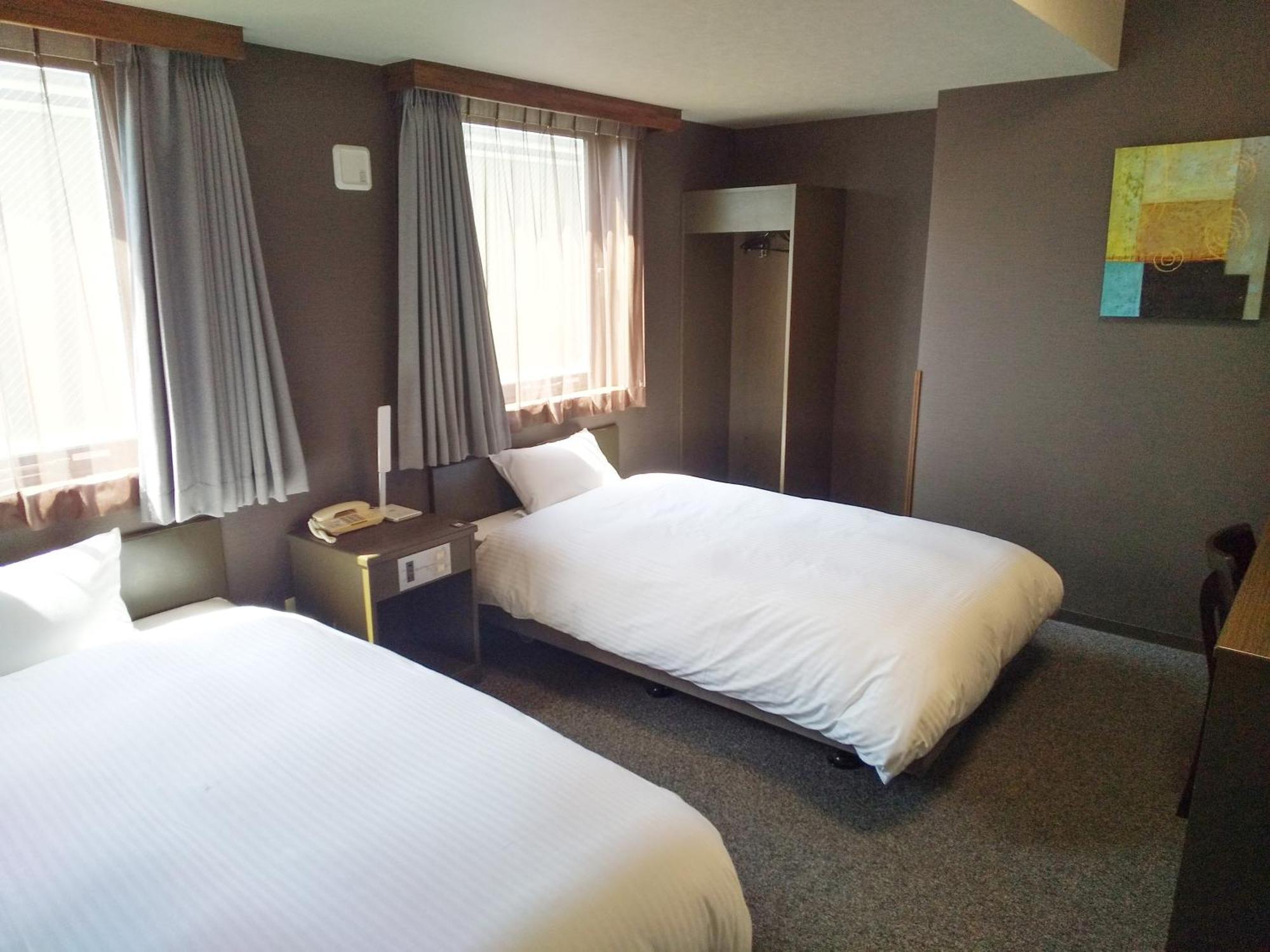Hotel Route-Inn Gifukencho Minami Екстер'єр фото